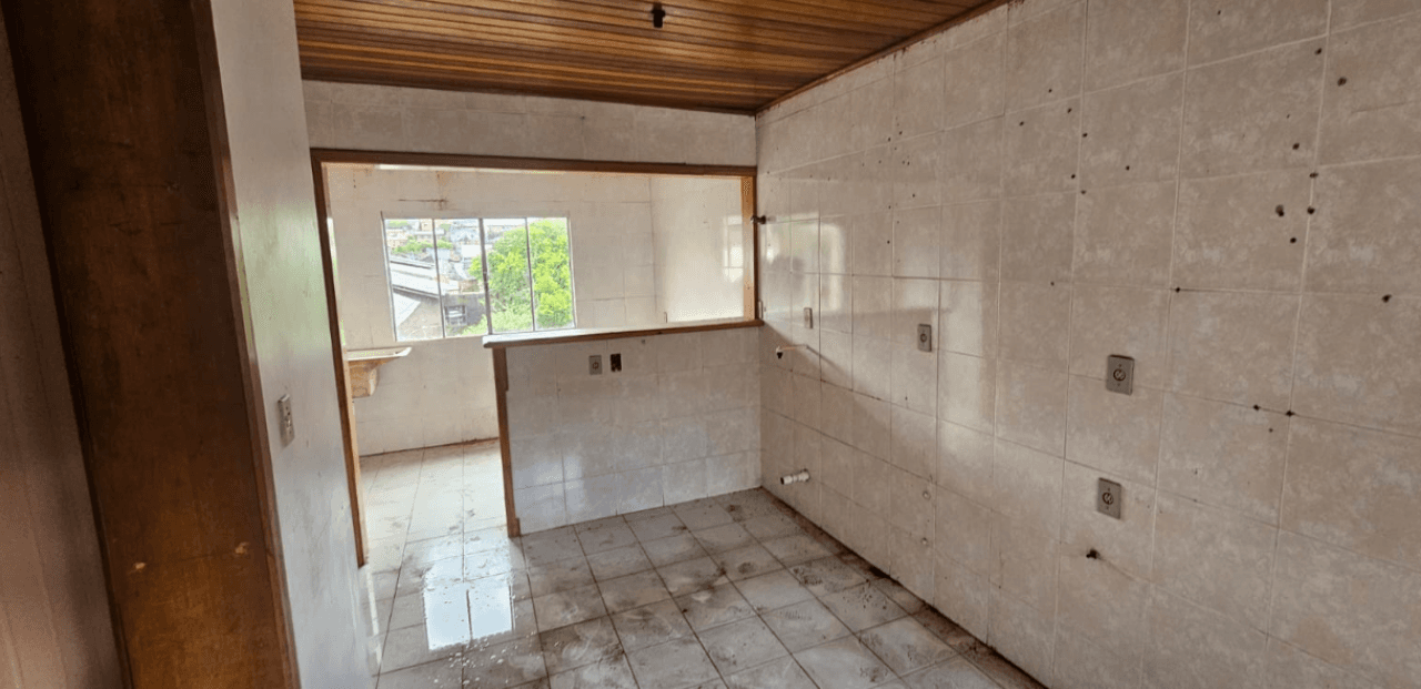Foto 35 de 41: Casa em leilão em Caxias Do Sul - RS, bairro Esplanada — DUAS CASAS SOBRE UM TERRENO DE 300m² EM CAXIAS DO SUL/RS (DESOCUPADO)
