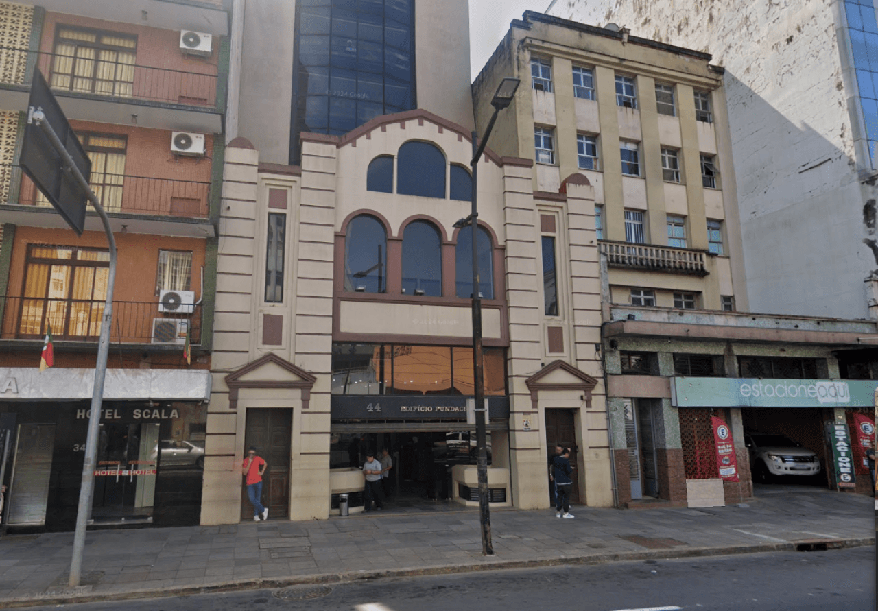 Imóvel em leilão em Porto Alegre - RS — CONJUNTO N° 1201 C/337,11m² DO EDIFÍCIO FUNDACRED NA CIDADE DE PORTO ALEGRE [DESOCUPADO]