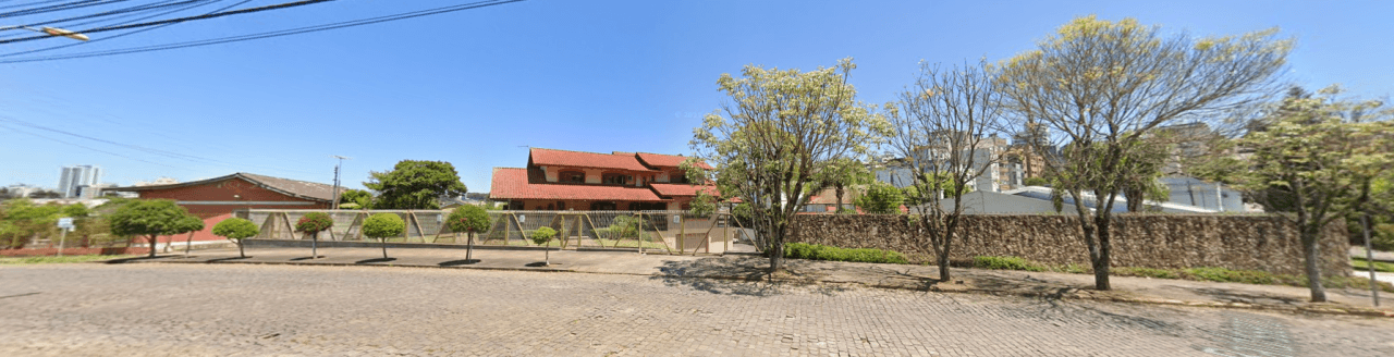 Foto 1 de 5: Terreno em leilão em Caxias Do Sul - RS — TERRENO COM ÁREA DE 911m² E UMA CASA DE 535m² EM CAXIAS DO SUL/RS