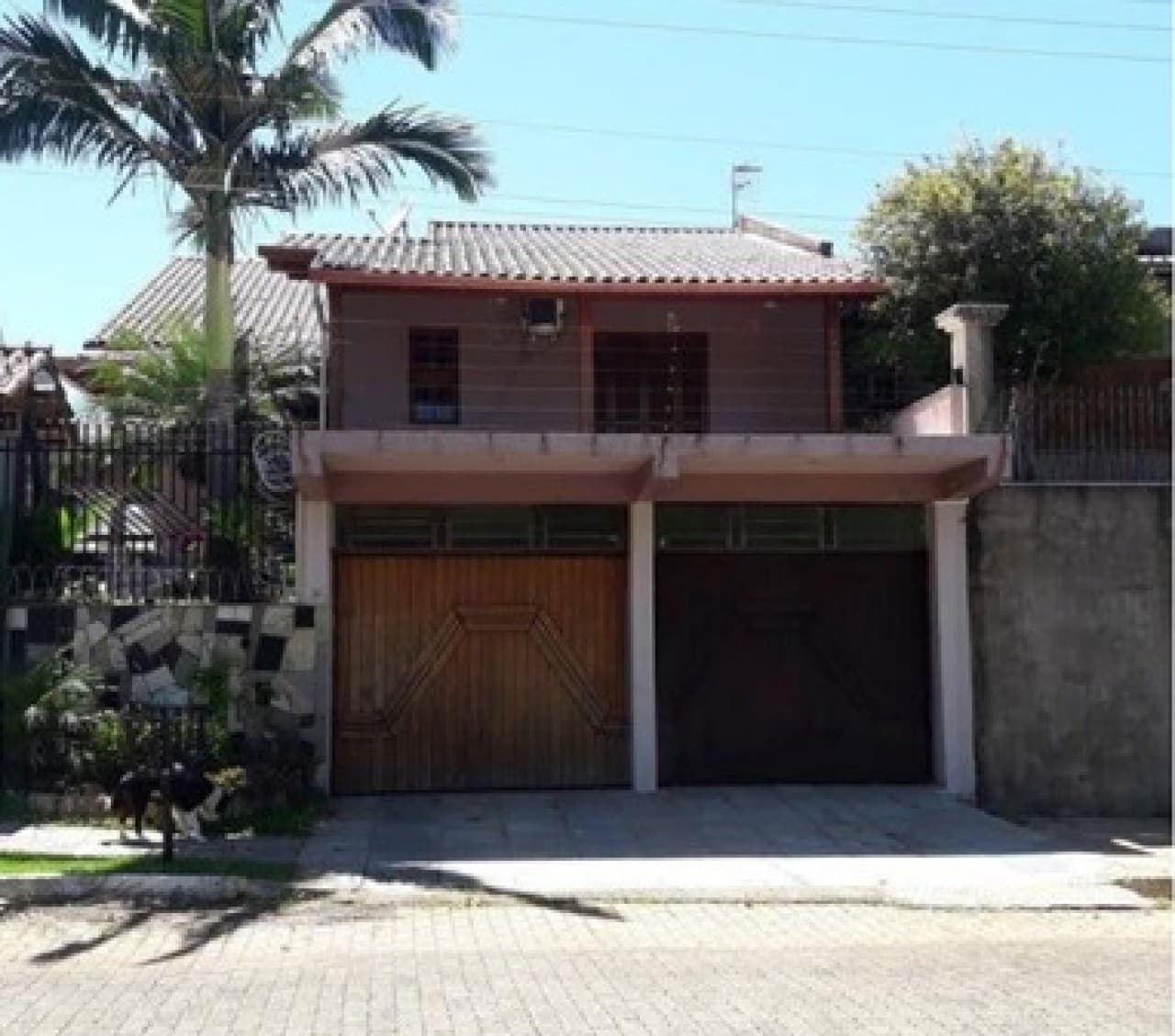 Casa em leilão em Campo Bom - RS — UMA CASA DE DOIS ANDARES NO LOTEAMENTO RESIDENCIAL BLUMENBURG EM CAMPO BOM/RS