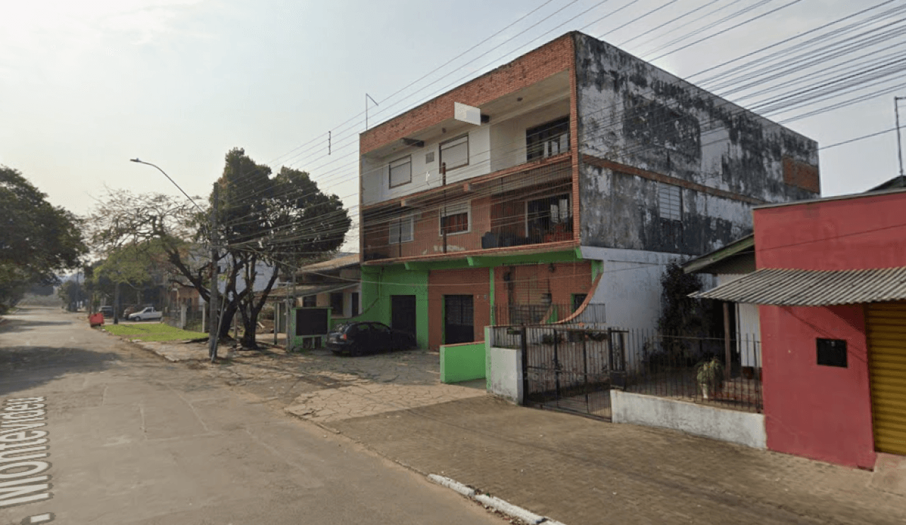 Foto 4 de 5: Comercial em leilão em Novo Hamburgo - RS, bairro Santo Afonso — PRÉDIO COM LOJA COMERCIAL E 3 APARTAMENTOS EM NOVO HAMBURGO/RS