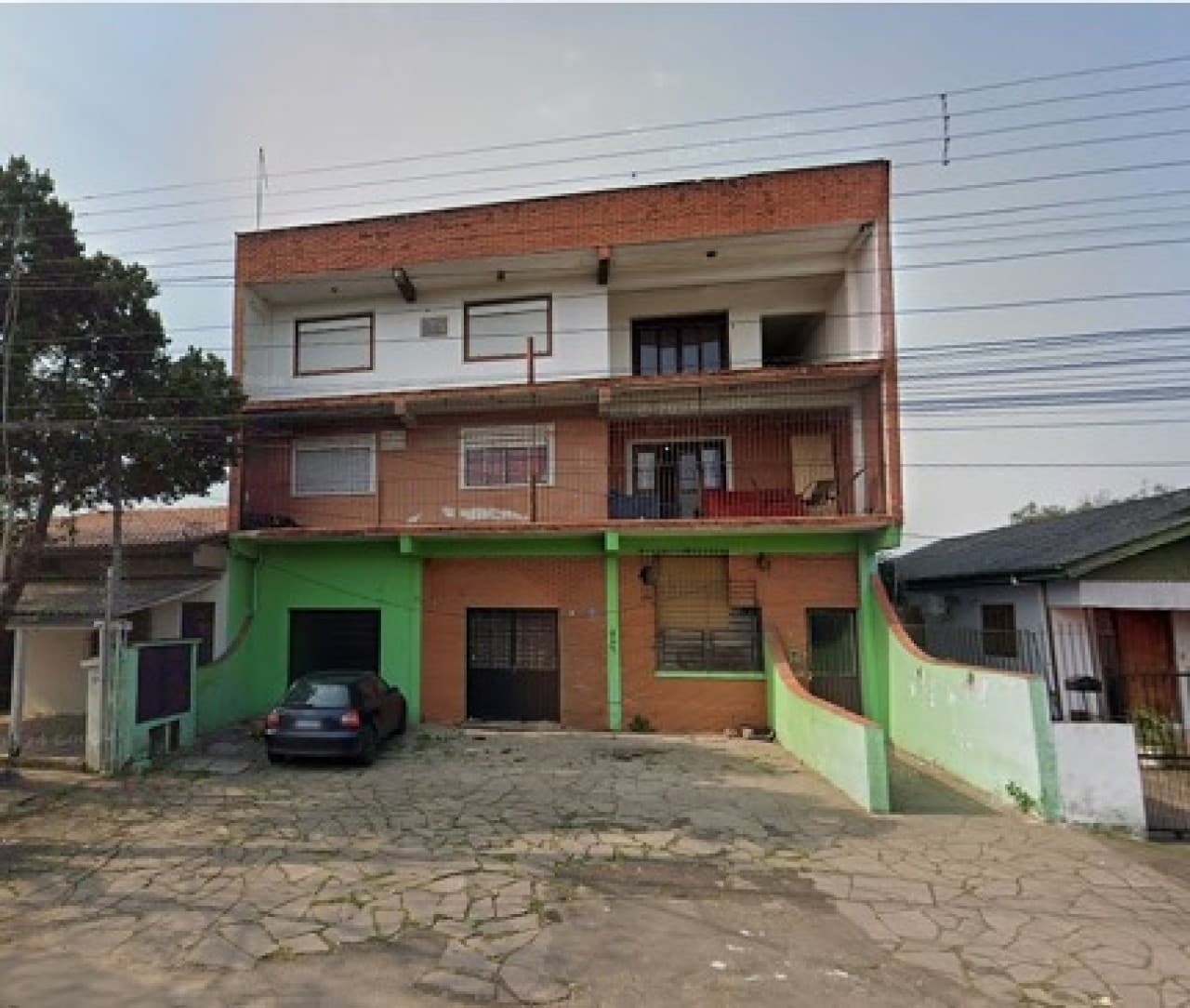 Comercial em leilão em Novo Hamburgo - RS, bairro Santo Afonso — PRÉDIO COM LOJA COMERCIAL E 3 APARTAMENTOS NA CIDADE DE NOVO HAMBURGO