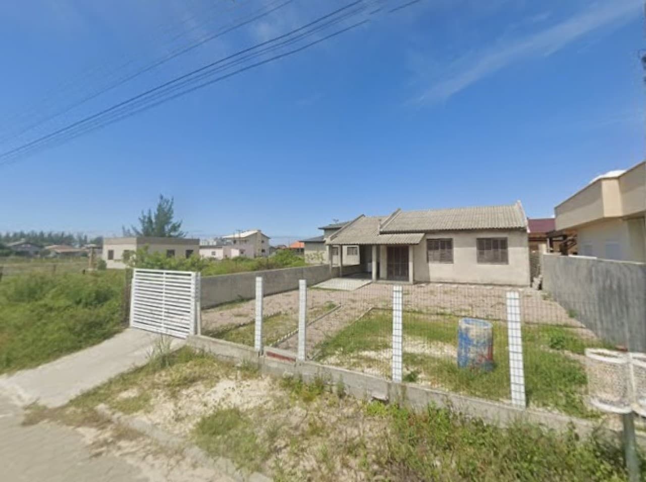 Foto 2 de 3: Terreno em leilão em Balneário Arroio Do Silva - SC — TERRENO COM ÁREA DE 300m² E CASA EM BALNEÁRIO ARROIO DO SILVA EM SANTA CATARINA