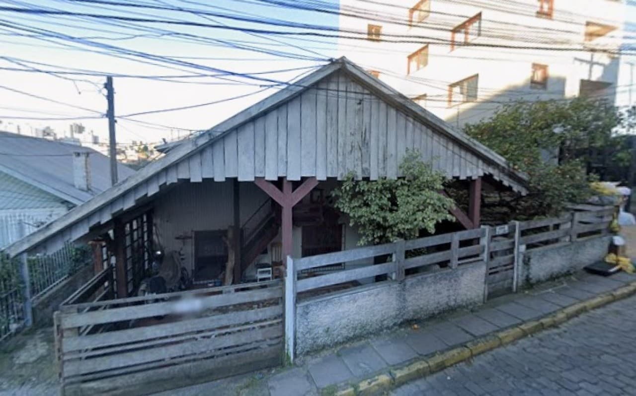 Foto 3 de 4: Casa em leilão em Caxias Do Sul - RS — CASA SOBRE TERRENO COM ÁREA DE 143,85m² EM CAXIAS DO SUL