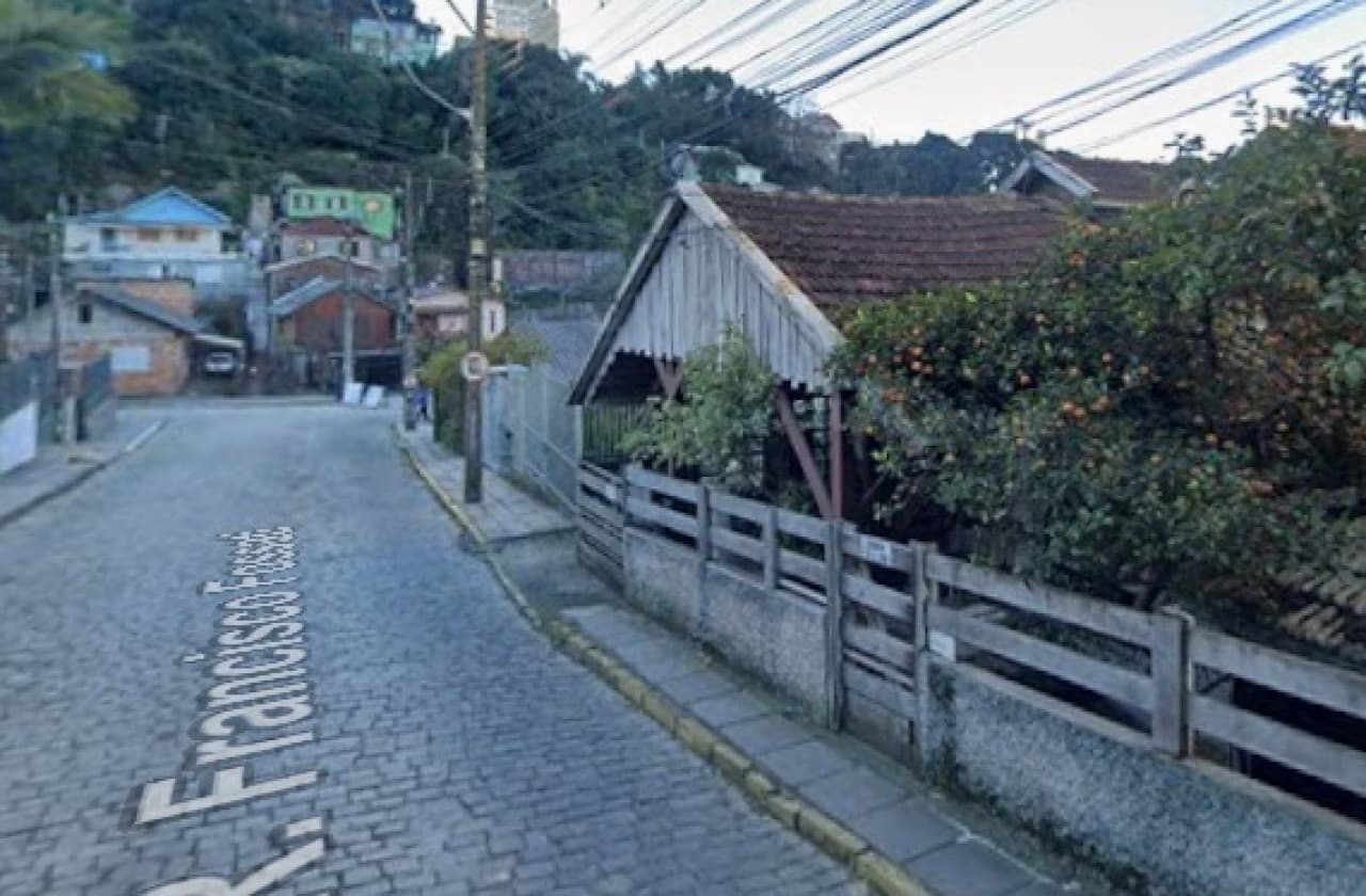 Foto 2 de 4: Casa em leilão em Caxias Do Sul - RS — CASA SOBRE TERRENO COM ÁREA DE 143,85m² EM CAXIAS DO SUL