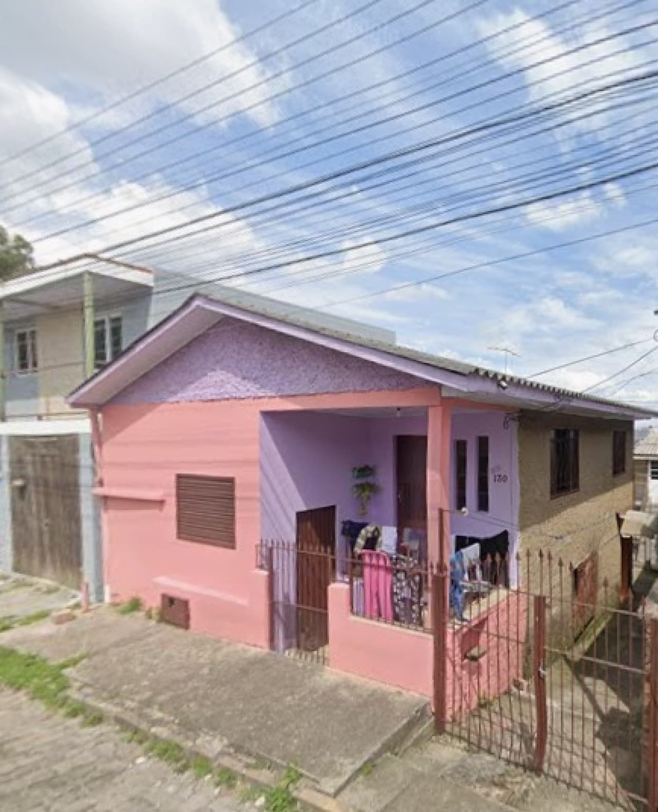 Casa em leilão em Caxias Do Sul - RS, bairro Nossa Senhora de Fátima — CASA SOBRE TERRENO COM ÁREA DE 360m² NO BAIRRO FÁTIMA EM CAXIAS DO SUL
