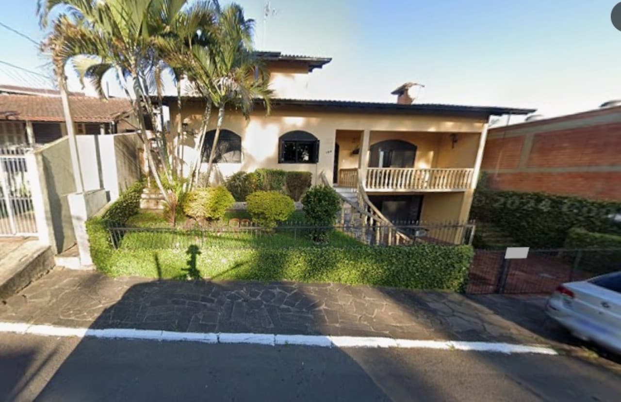 Casa em leilão em Novo Hamburgo - RS, bairro Ideal — CASA DE 3 ANDARES COM ÁREA DE 238m² NO BAIRRO IDEAL EM NOVO HAMBURGO