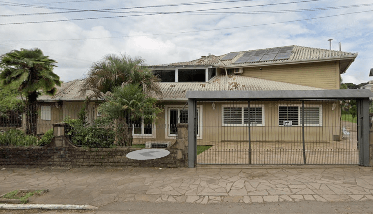 Comercial em leilão em Gramado - RS — ÁREA COM 830,03m² COM BENFEITORIAS EM GRAMADO/RS