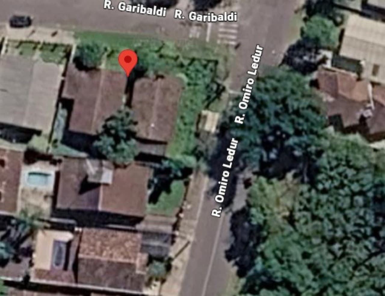 Foto 2 de 2: Apartamento em leilão em Gramado - RS, bairro Centro — TERRENO DE 834,55m2, COM BEINFEITORIAS, SOB Nº DE MATRÍCULA 3.877 DO CRI DE SÃO SEBASTIÃO DO CAÍ/RS