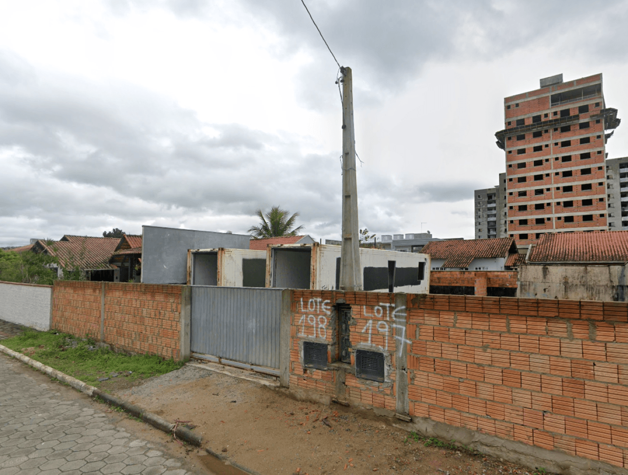 Foto 4 de 4: Terreno em leilão em Balneário Piçarras - SC, bairro Itacolomi — TERRENO COM ÁREA DE 520m² NO PONTA DE JACQUES EM PIÇARRAS/SC