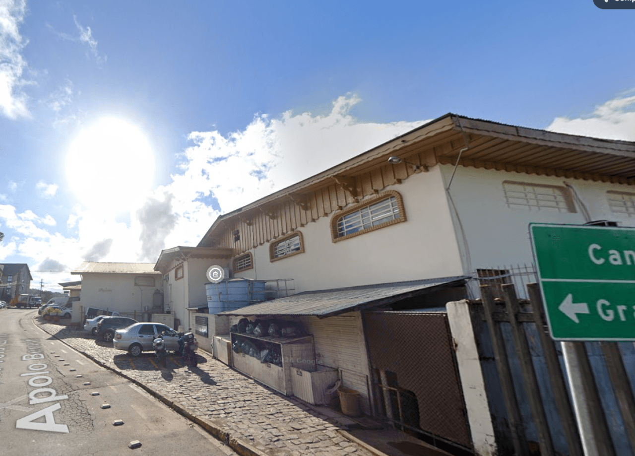 Foto 4 de 6: Comercial em leilão em Gramado - RS, bairro Dutra — TERRENO DE 3.030m² COM UMA CONSTRUÇÃO DE 2.534m² EM GRAMADO/RS