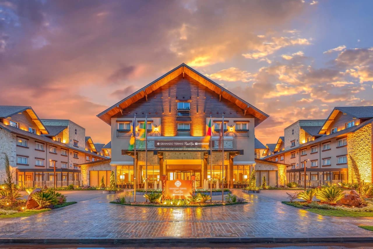 Apartamento em leilão em Gramado - RS, bairro Carazal — Wyndham Gramado Termas Resort & Spa - COTA 4, CLASSIC DIAMANTE, PRIORIDADE E, DO APTO 117 DO BLOCO B (117B – CDE)