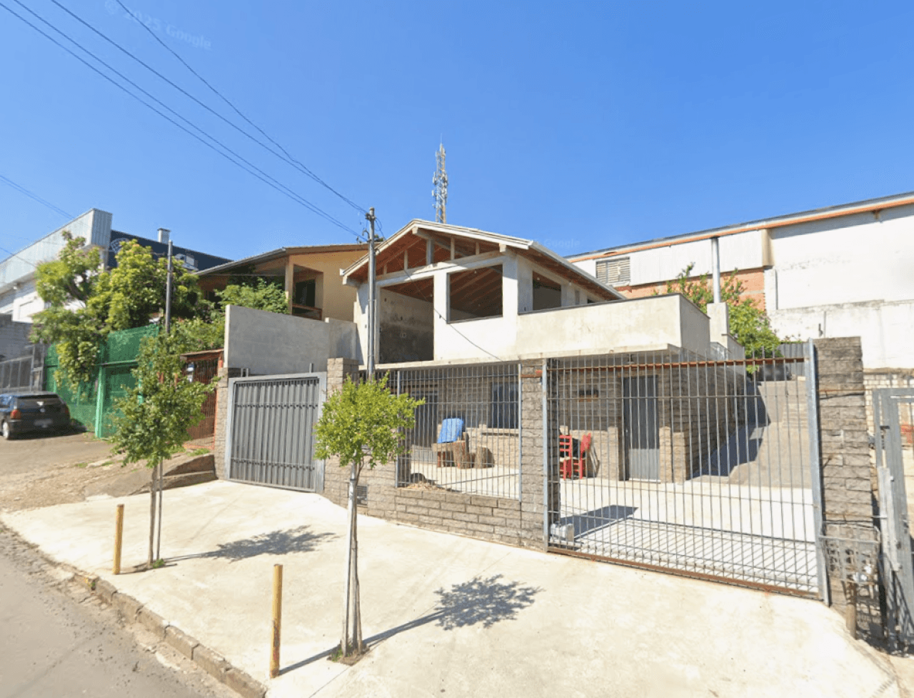 Foto 2 de 4: Casa em leilão em Caxias Do Sul - RS, bairro Santa Fé — CASA DE DOIS ANDARES EM CAXIAS DO SUL/RS — TERRENO DE 360M² NO BAIRRO SANTA FÉ