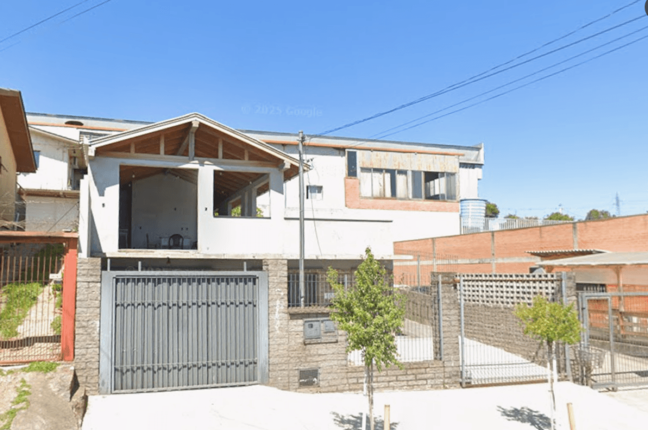Foto 1 de 4: Casa em leilão em Caxias Do Sul - RS, bairro Santa Fé — CASA DE DOIS ANDARES EM CAXIAS DO SUL/RS — TERRENO DE 360M² NO BAIRRO SANTA FÉ
