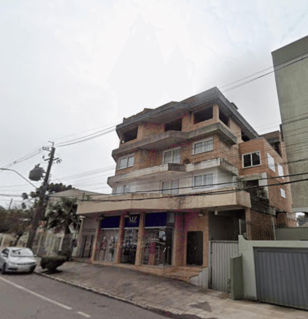 Foto 3 de 3: Comercial em leilão em Farroupilha - RS, bairro Centro — LOTE URBANO COM PRÉDIO RESIDENCIAL E COMERCIAL NO CENTRO DE FARROUPILHA/RS
