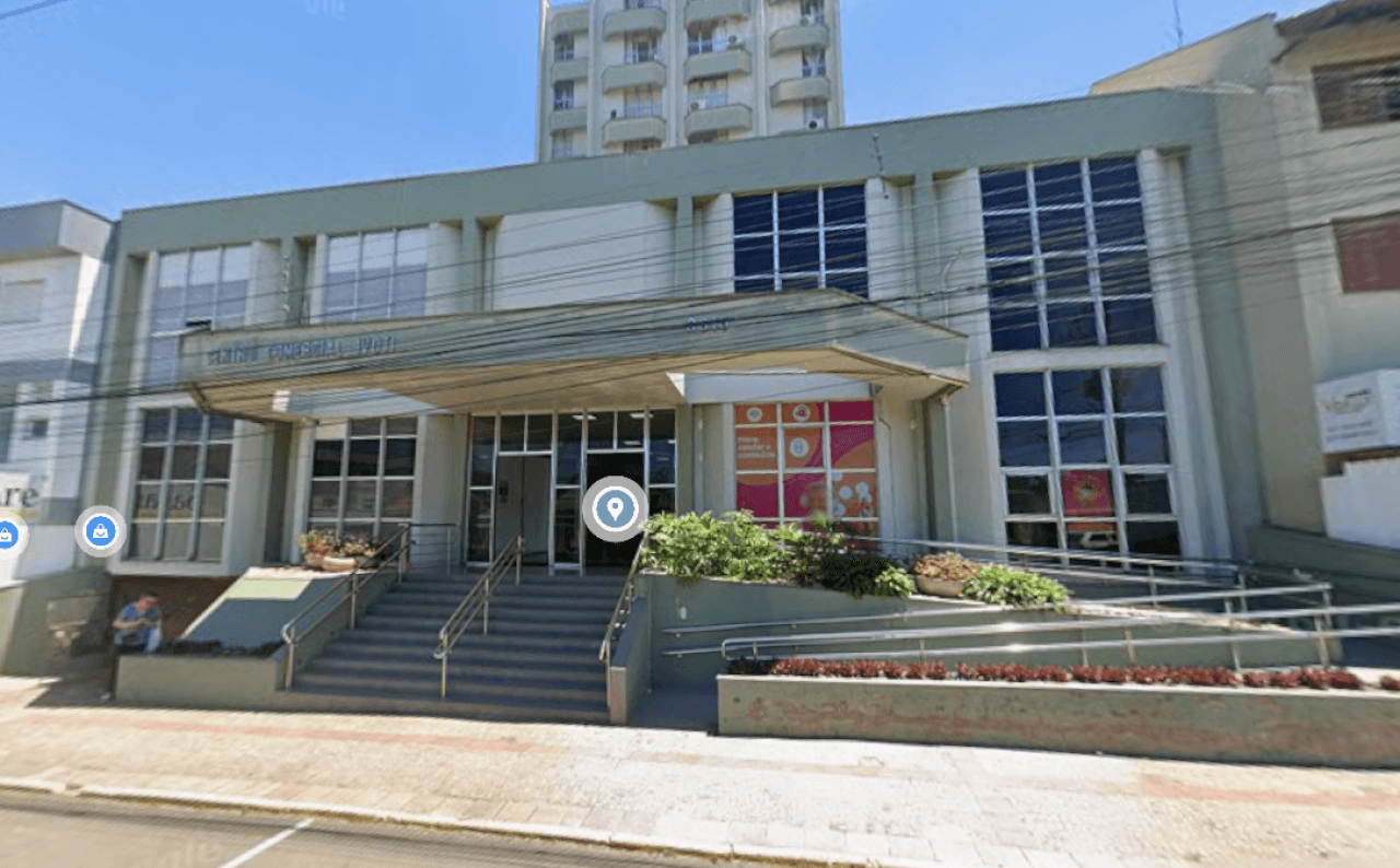 Foto 1 de 2: Comercial em leilão em Presidente Lucena - RS, bairro Centro — IMÓVEL COMERCIAL (LOJA 216) DE 72,47M² EM IVOTI/RS