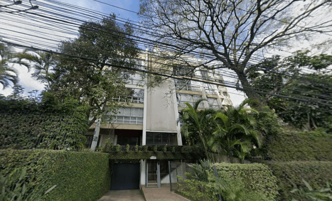 Foto 1 de 3: Apartamento em leilão em Porto Alegre - RS — APARTAMENTO COM 153m² PRIVATIVOS EM PORTO ALEGRE/RS