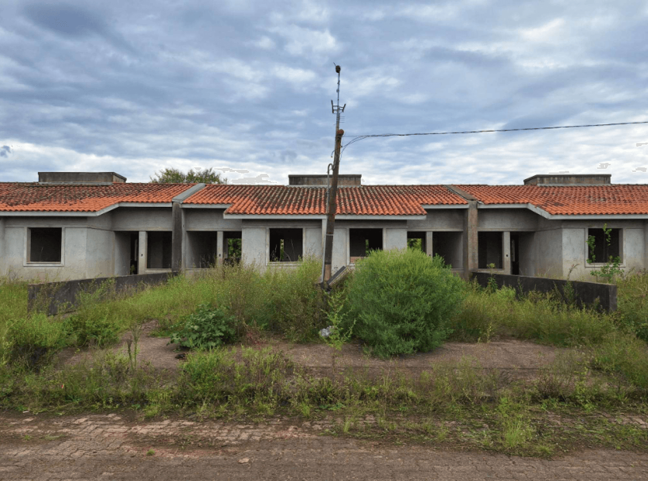 Foto 1 de 2: Casa em leilão em Esteio - RS — CASA DE ALVENARIA GEMINADA EM CONSTRUÇÃO, Nº 471 - A e 471 - B em ESTEIO/RS