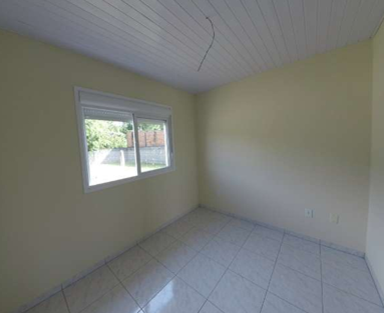 Foto 4 de 6: Casa em leilão em Esteio - RS, bairro Vila Três Marias — CASA GEMINADA Nº 431-B COM 2 DORMITÓRIOS NA VILA TRÊS MARIAS EM ESTEIO/RS