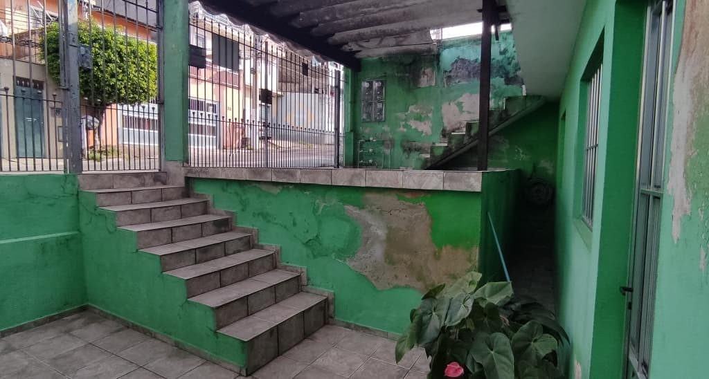 Foto 14 de 40: Casa em leilão em Embu Das Artes - SP, bairro Parque Pirajussara — Imóvel residencial, 176m², Parque Pirajussara, Embu das Artes/SP