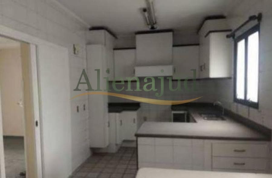 Foto 3 de 8: Apartamento em leilão em Santos - SP — Apart. c/ área útil de 192,180000m² localizado na Rua Dr. Alfredo Porchat Apart. c/ área útil de 192,180000m² localizado na Rua Dr. Alfredo Porchat