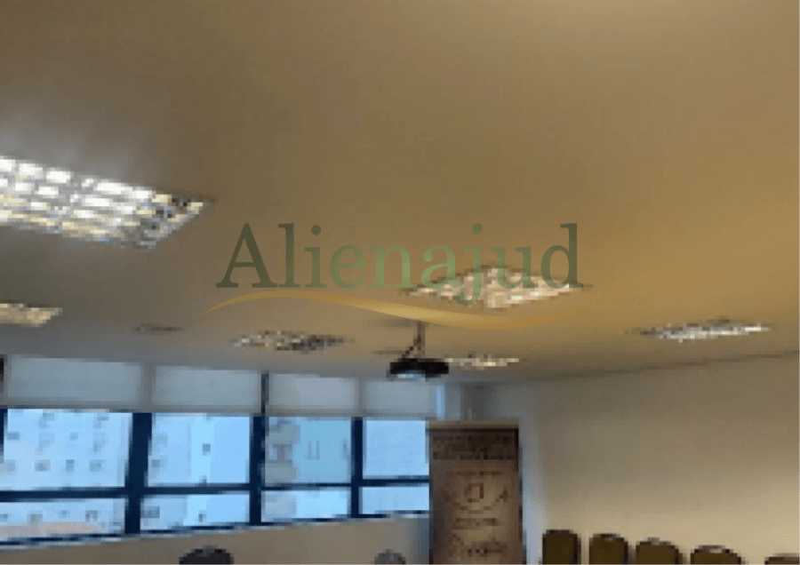 Foto 2 de 5: Comercial em leilão em São Paulo - SP — Unid. 42 - Sala comercial c/ área privativa de 69,00m² Salas comerciais situadas na Rua Pamplona no Condomínio Edifício Corretor de Imóveis