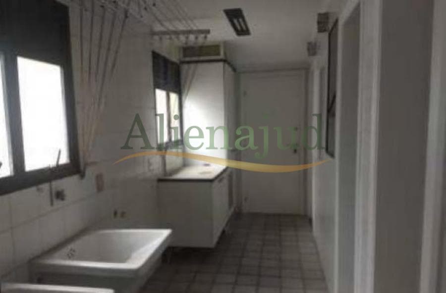 Foto 4 de 8: Apartamento em leilão em Santos - SP — Apart. c/ área útil de 192,180000m² localizado na Rua Dr. Alfredo Porchat Apart. c/ área útil de 192,180000m² localizado na Rua Dr. Alfredo Porchat