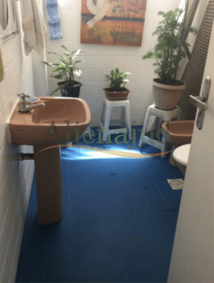 Foto 3 de 9: Apartamento em leilão em Santos - SP — DIREITOS - Apart. c/ 3 dorms. e área útil de 135,223m² situado na Av. Vicente de Carvalho em Santos/SP DIREITOS - Apart. c/ 3 dorms. e área útil de 135,223m² situado na Av. Vicente de Carvalho em Santos/SP