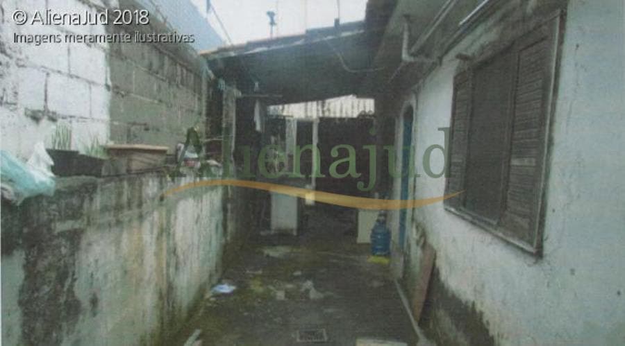 Foto 4 de 9: Casa em leilão em Praia Grande - SP — Casa c/ 250m² - Balnéario Mirim - Praia Grande/SP Casa c/ 250m² - Balnéario Mirim - Praia Grande/SP