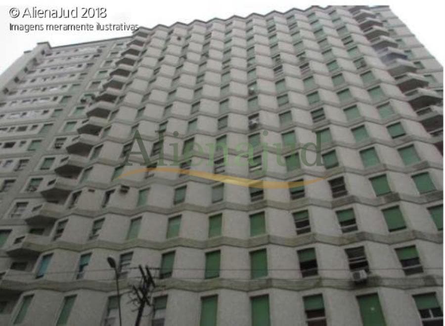 Foto 2 de 7: Apartamento em leilão em Santos - SP — Living c/ 21m² situado a Rua Alexandre Martins - Embaré - Santos/SP Living c/ 21m² situado a Rua Alexandre Martins - Embaré - Santos/SP