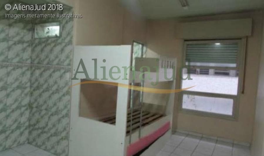 Foto 5 de 7: Apartamento em leilão em Santos - SP — Living c/ 21m² situado a Rua Alexandre Martins - Embaré - Santos/SP Living c/ 21m² situado a Rua Alexandre Martins - Embaré - Santos/SP