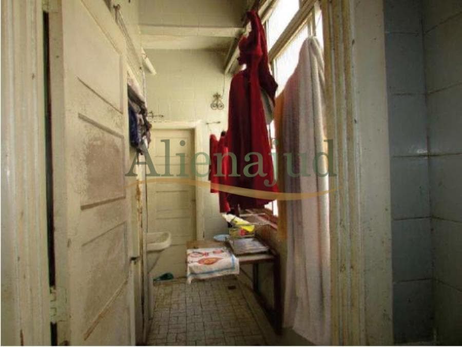 Foto 6 de 12: Apartamento em leilão em Santos - SP — Apart. 3 dorms c/ área total de 120m² situado a Av. Bartolomeu de Gusmão - Embaré - Santos/SP Apart. 3 dorms c/ área total de 120m² situado a Av. Bartolomeu de Gusmão - Embaré - Santos/SP