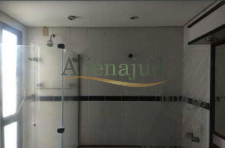 Foto 2 de 8: Apartamento em leilão em Santos - SP — Apart. c/ área útil de 192,180000m² localizado na Rua Dr. Alfredo Porchat Apart. c/ área útil de 192,180000m² localizado na Rua Dr. Alfredo Porchat