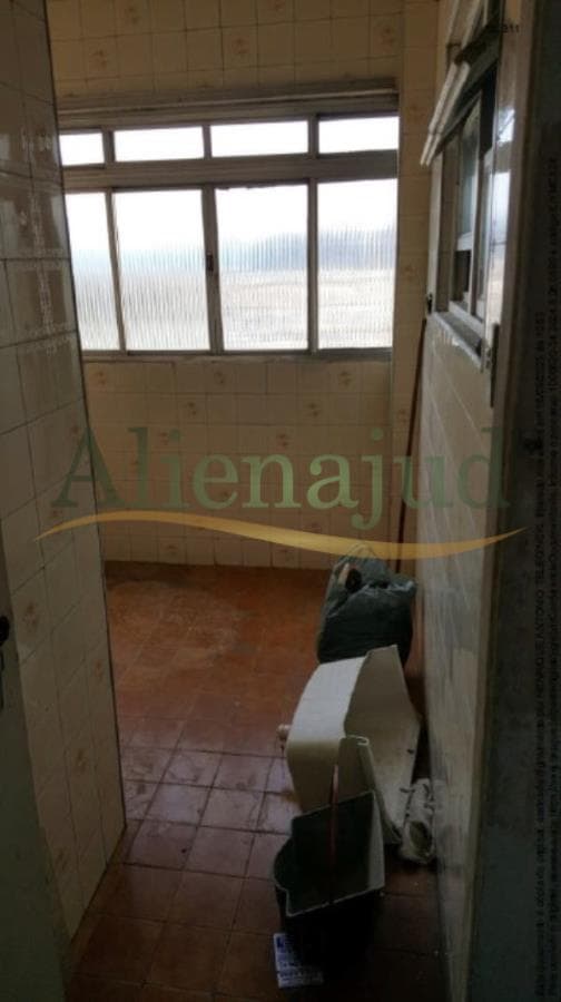 Foto 2 de 13: Apartamento em leilão em São Vicente - SP, bairro Vila Petrópolis Vicentina — Edifício Petrópolis - Vila Melo - São Vicente/SP Apto. c/ 2 dorms. e 77m² - Vila Melo - São Vicente/SP