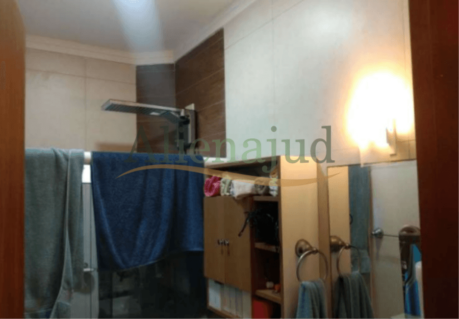 Foto 12 de 13: Terreno em leilão em Guarujá - SP — Residência geminada assobrada e edícula c/ área útil de 131,61625m² situada na Rua Attilio Gelsomini Residência geminada assobrada e edícula c/ área útil de 131,61625m² situada na Rua Attilio Gelsomini