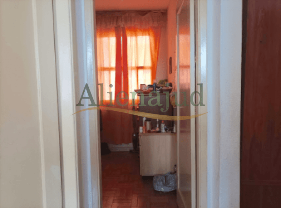 Foto 4 de 17: Apartamento em leilão em Santos - SP — Apto. c/ 2 dorms. e área construída de 55,85m² situada à Rua Ministro Xavier de Toledo Apto. c/ 2 dorms. e área construída de 55,85m² situada à Rua Ministro Xavier de Toledo