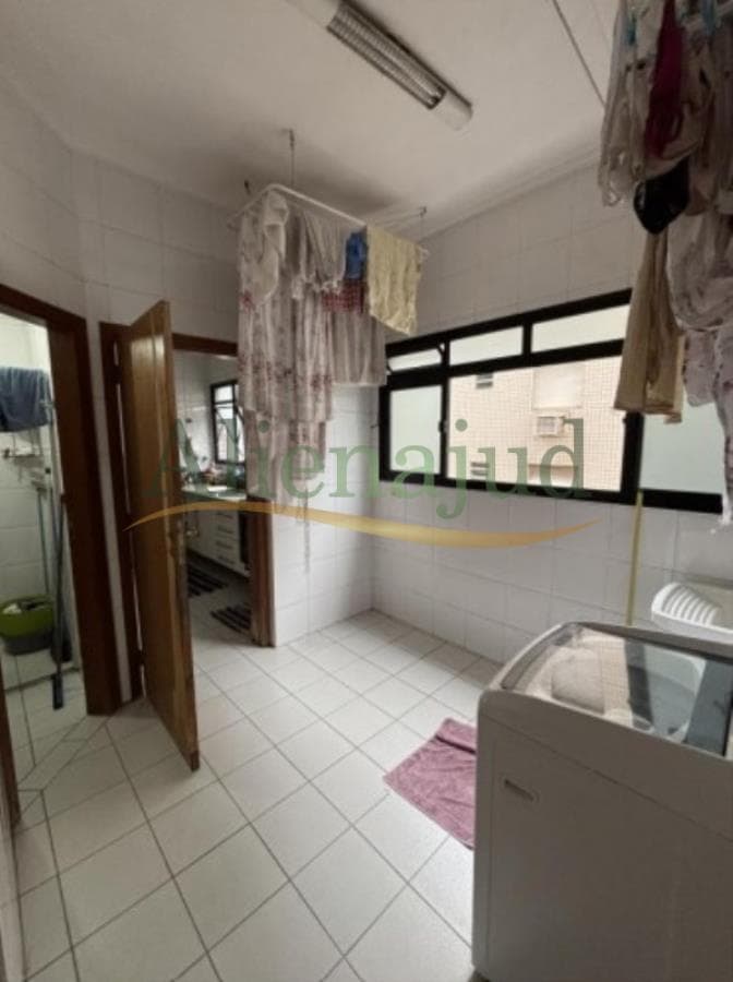 Foto 12 de 22: Apartamento em leilão em Santos - SP, bairro Ponta da Praia — Apto. c/ 164m² e 3 suítes na Ponta da Praia em Santos/SP Apto. c/ 164m² e 3 suítes na Ponta da Praia em Santos/SP