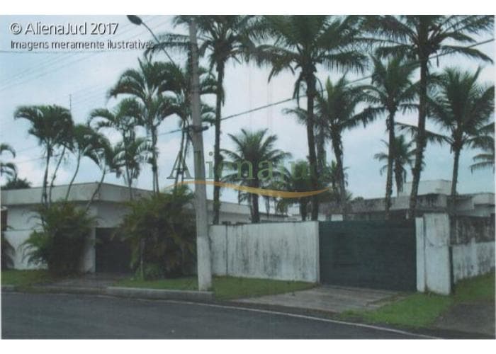 Foto 1 de 7: Casa em leilão em Guarujá - SP — Casa de Alto Padrão com área de 2.340 m² - Guarujá/SP Casa de Alto Padrão com área de 2.340 m² - Guarujá/SP