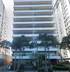 Apartamento em leilão em Rio De Janeiro - RJ — Apto alto padrão na orla de Ipanema/RJ (Avenida Vieira Souto, nº 258), com 320 m2, 04 quartos, 03 banheiros, dependência de empregada, 03 vagas de garagem, vista ampla frontal para o mar e com segurança armada 24 horas