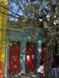 Casa em leilão em Niterói - RJ, bairro São Domingos — Lote 1 – Imóvel situado na Rua General Osório, nº 5 (casa), São Domingos, Niterói/RJ Matrícula nº: 28.189 A descrição do(s) bem(ns) se encontra em conformidade com a ata de audiência de Id e6dc531 dos