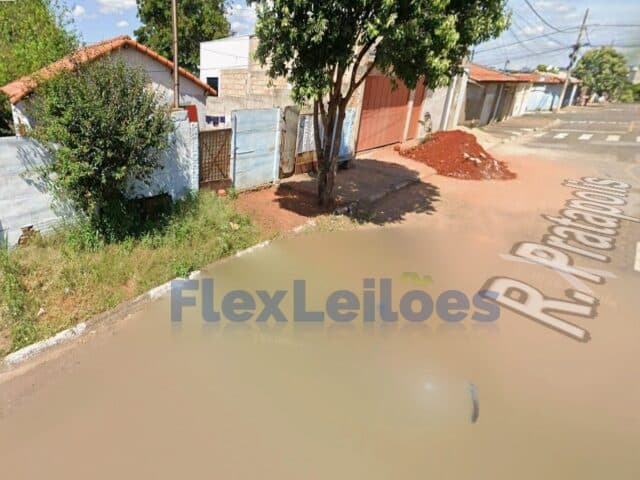Foto 2 de 6: Casa em leilão em Passos - MG, bairro Loteamento Nossa Senhora de Fátima — IMÓVEL - NOSSA SENHORA DE FÁTIMA - PASSOS/MG