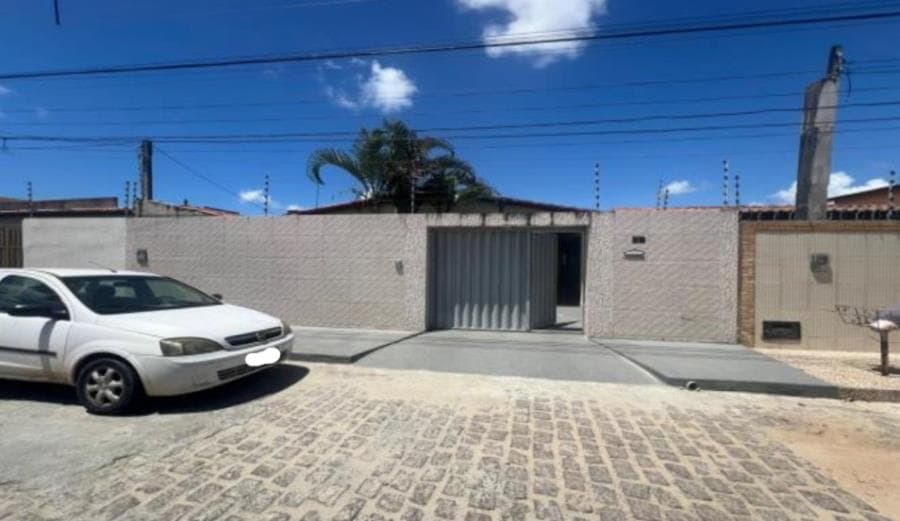 Foto 1 de 17: Casa em leilão em Parnamirim - RN, bairro Parque de Exposição — Parnamirim/RN - Vida Nova - Casa com 77m² Leilão Banco Inter
