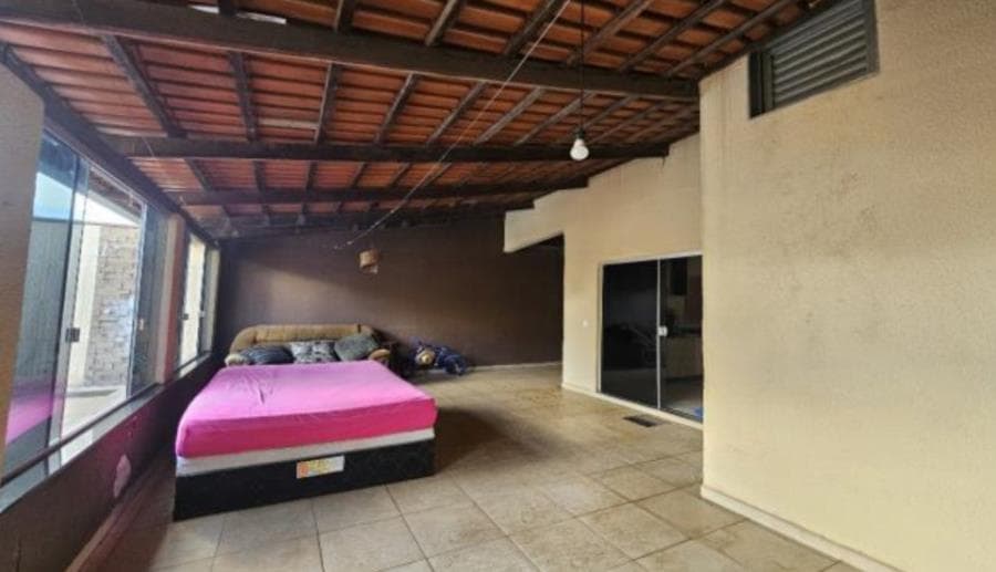 Foto 5 de 31: Casa em leilão em Aparecida De Goiânia - GO, bairro Cidade Satélite São Luiz — Aparecida de Goiânia/GO - Cidade Satélite São Luiz - Casa 250m² Leilão Banco Inter