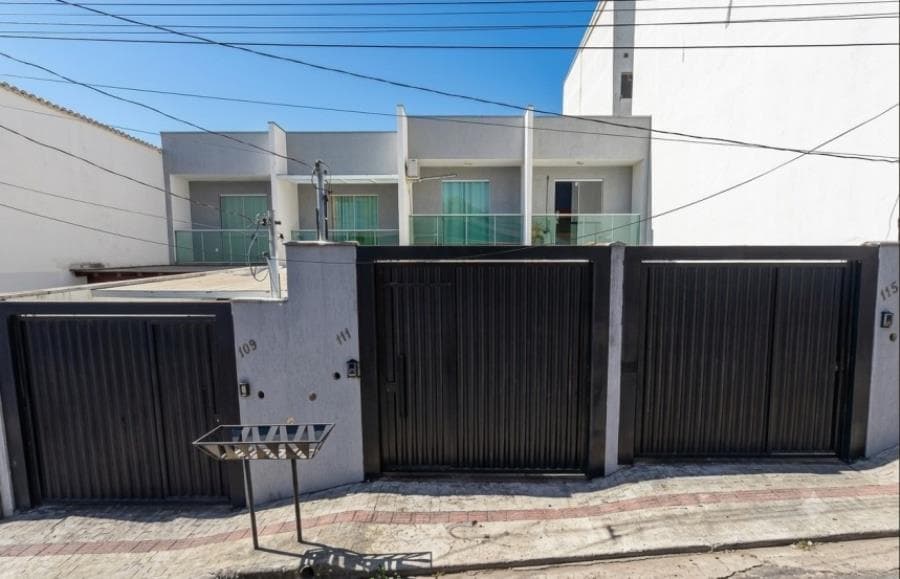 Foto 1 de 14: Casa em leilão em Contagem - MG, bairro Santa Helena — Contagem/MG - Santa Helena - Casa com 119m² Leilão Banco Inter