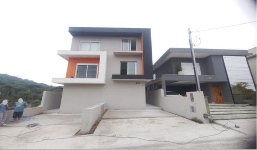 Casa em leilão em Cotia - SP, bairro Bairro do Furquim — Cotia/SP - Sítio Boa Vista - Casa com 138m² Leilão Banco Inter