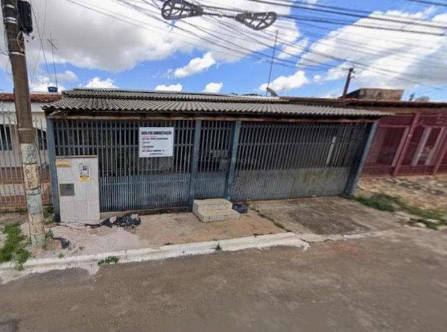 Foto 1 de 18: Casa em leilão em Brasília - DF, bairro Taguatinga — Brasília/DF - Taguatinga - Casa com 170m² Leilão Banco Inter