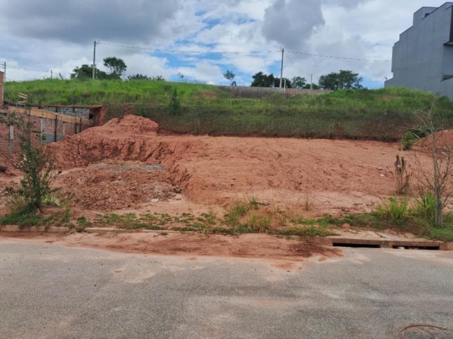 Terreno em leilão em Itapetininga - SP — Itapetininga/SP - Residencial Flor de Lis - Terreno com área de 150m² Leilão EMCCAMP DUPLICADO: 04/09/2026