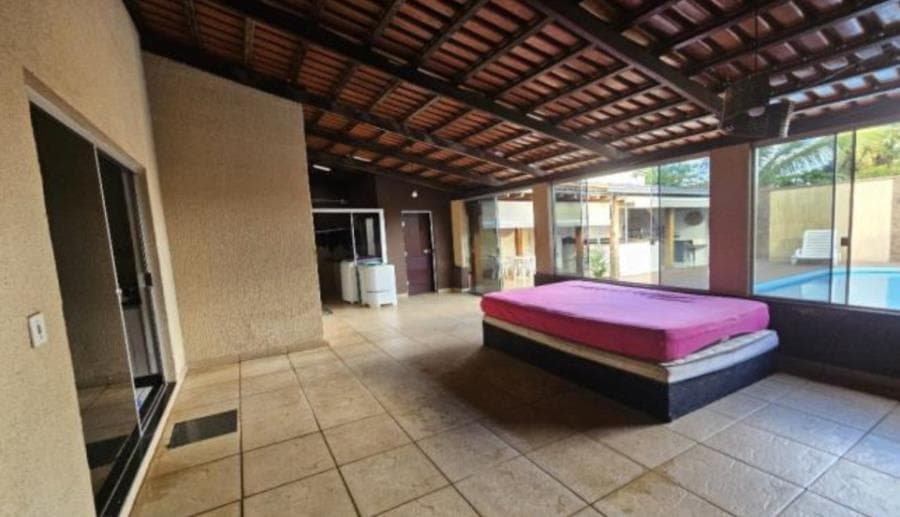 Foto 4 de 31: Casa em leilão em Aparecida De Goiânia - GO, bairro Cidade Satélite São Luiz — Aparecida de Goiânia/GO - Cidade Satélite São Luiz - Casa 250m² Leilão Banco Inter