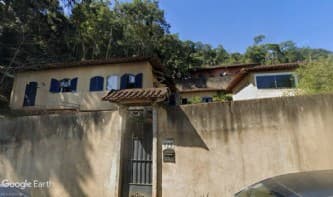 Casa em leilão em Petrópolis - RJ — CASA EM PETRÓPOLIS/RJ