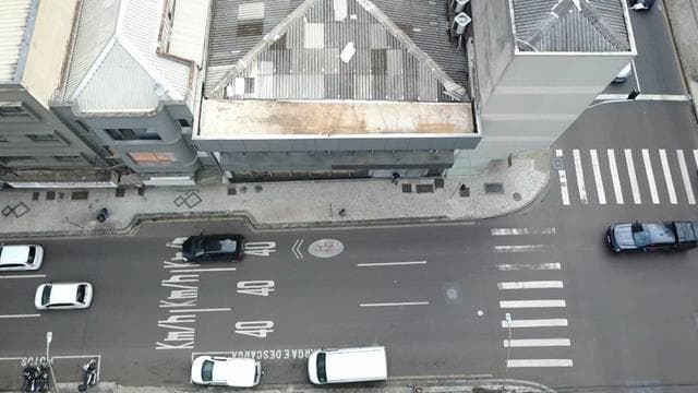 Foto 3 de 9: Comercial em leilão em Curitiba - PR, bairro Centro — ID77639 CURITIBA (PR) - Praça Tiradentes